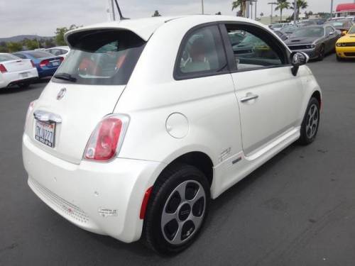 2015 Fiat 500e - Images - 5