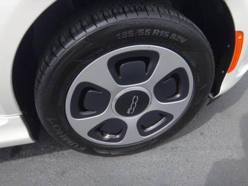 2015 Fiat 500e - Images - 7