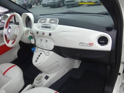 2015 Fiat 500e - Images - 14