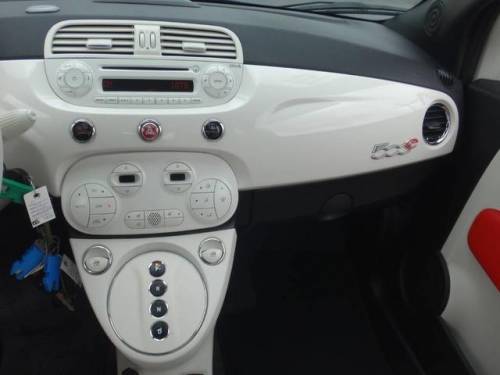 2015 Fiat 500e - Images - 30
