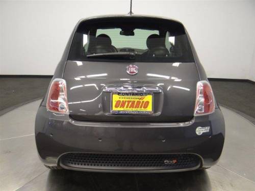2015 Fiat 500e - Images - 21