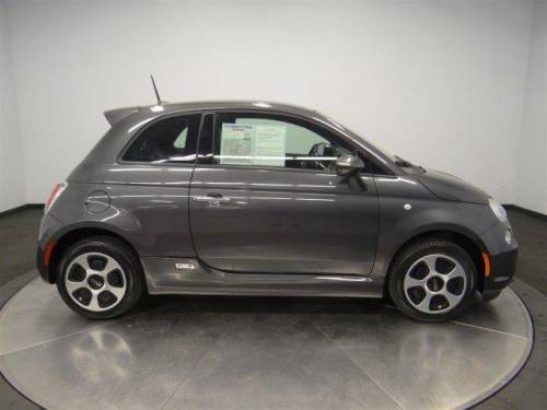 2015 Fiat 500e - Images - 24