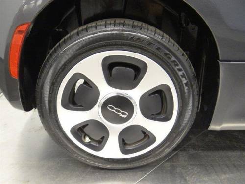 2015 Fiat 500e - Images - 25