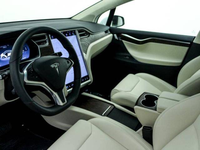 2018 Tesla Model X 5YJXCBE22JF089598