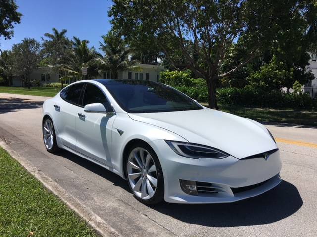 2017 Tesla Model S 5YJSA1E10HF192143