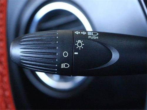 2015 Fiat 500e - Images - 18