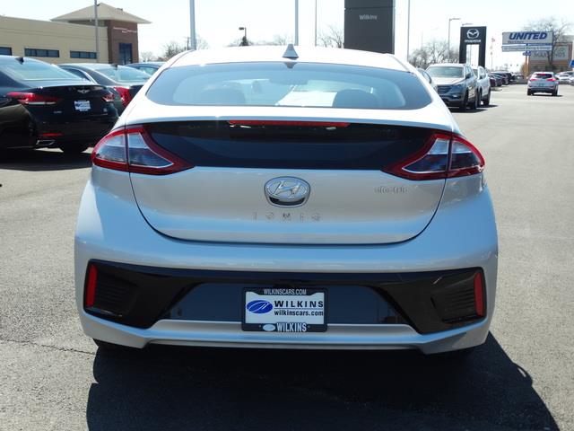 2017 Hyundai IONIQ KMHC05LH9HU004432