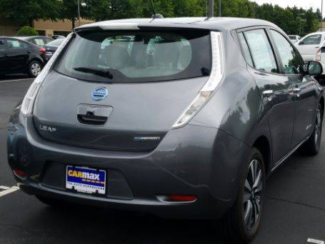 2015 Nissan LEAF - Images - 4