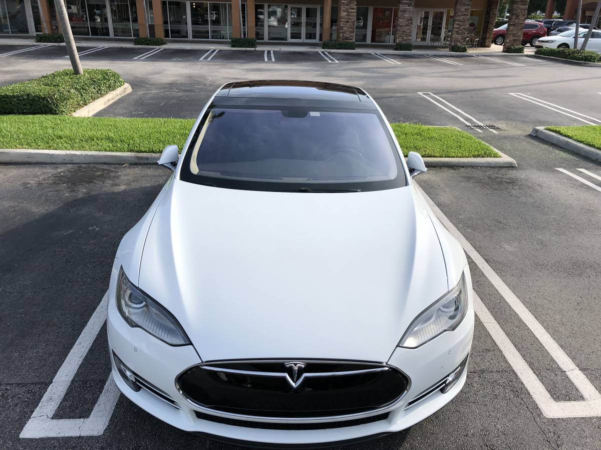 2014 Tesla Model S 5YJSA1S1XEFP30637