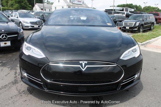 2015 Tesla Model S 5YJSA1E20FF107579