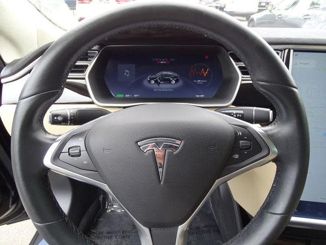 2015 Tesla Model S 5YJSA1H29FFP75036