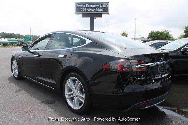 2015 Tesla Model S 5YJSA1E20FF107579