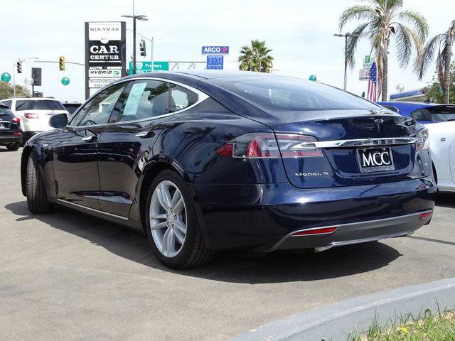 2015 Tesla Model S 5YJSA1H18FFP75553