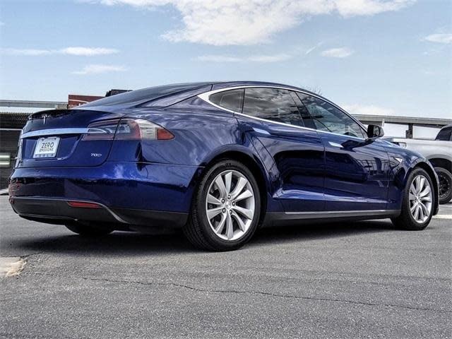 2015 Tesla Model S 5YJSA1S22FF082706