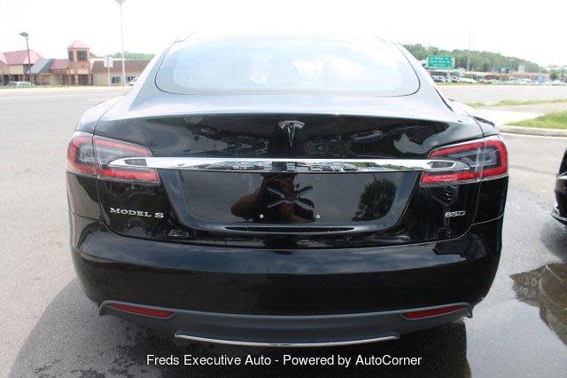 2015 Tesla Model S 5YJSA1E20FF107579