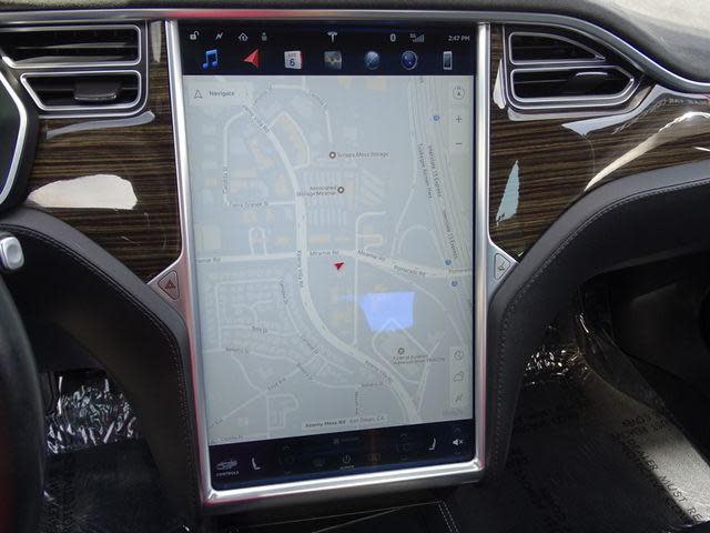 2015 Tesla Model S 5YJSA1H18FFP75553