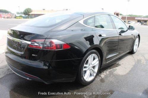 2015 Tesla Model S 5YJSA1E20FF107579