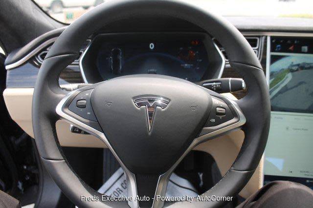 2015 Tesla Model S - Images - 7
