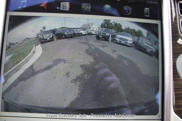 2015 Tesla Model S - Images - 9