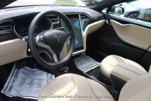 2015 Tesla Model S 5YJSA1E20FF107579