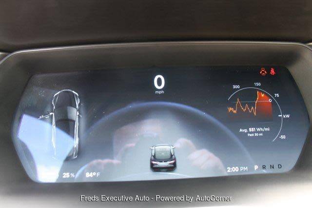 2015 Tesla Model S - Images - 14