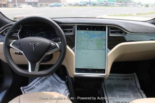 2015 Tesla Model S 5YJSA1E20FF107579