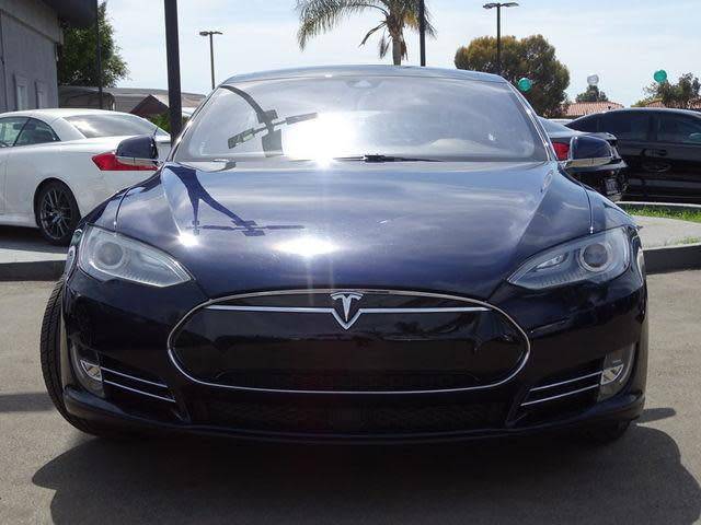 2015 Tesla Model S - Images - 2