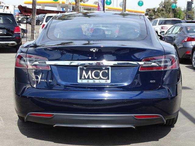 2015 Tesla Model S - Images - 7