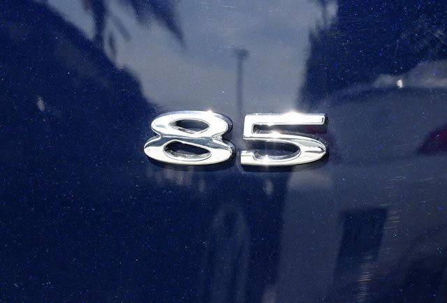 2015 Tesla Model S - Images - 10