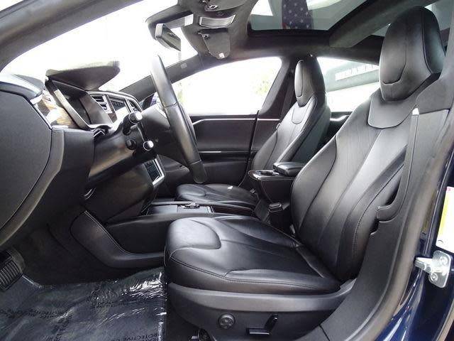 2015 Tesla Model S - Images - 15