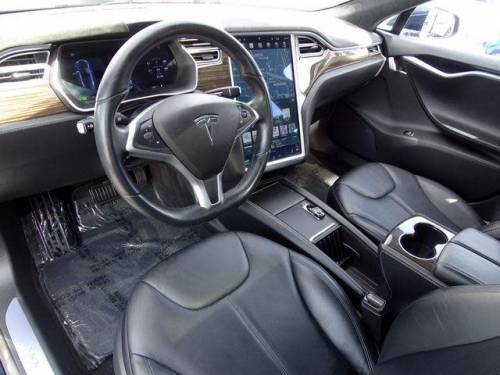 2015 Tesla Model S 5YJSA1H18FFP75553