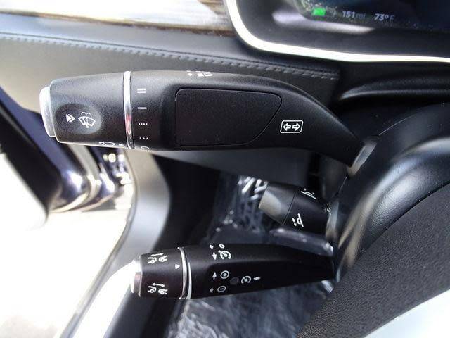 2015 Tesla Model S - Images - 20