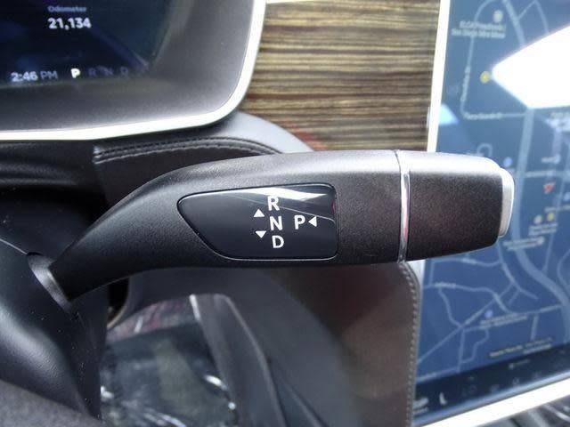 2015 Tesla Model S - Images - 21