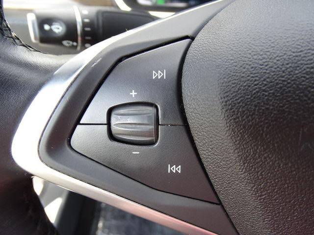2015 Tesla Model S - Images - 22