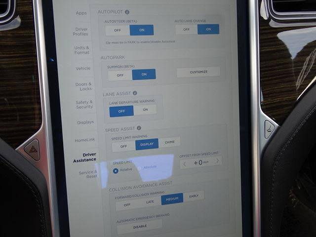 2015 Tesla Model S - Images - 27