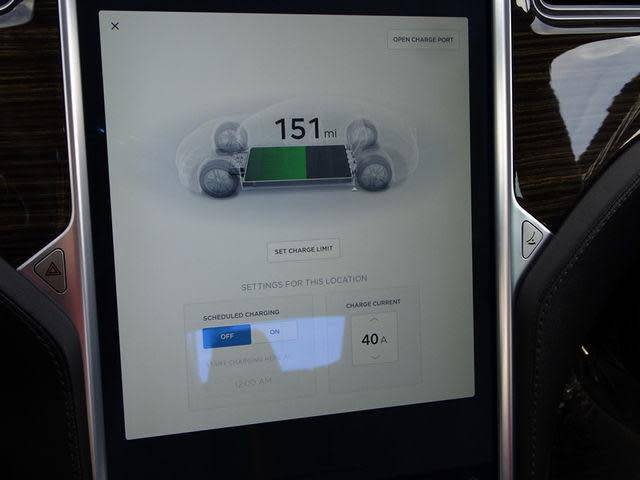 2015 Tesla Model S - Images - 28