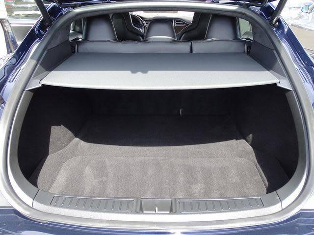 2015 Tesla Model S - Images - 30