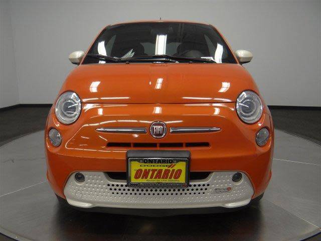 2015 Fiat 500e - Images - 16
