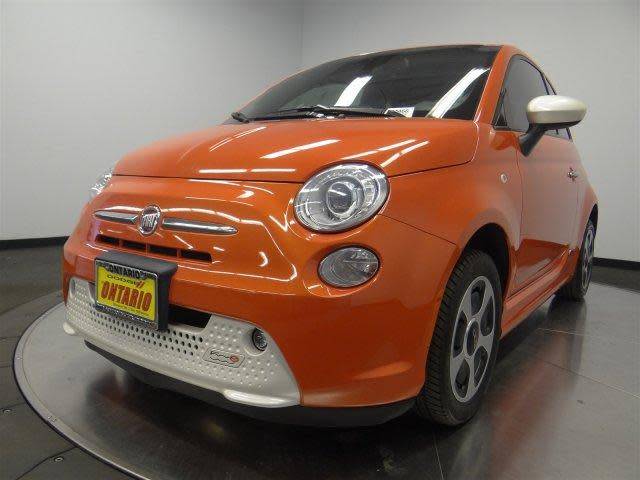 2015 Fiat 500e - Images - 17