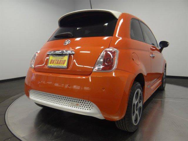 2015 Fiat 500e - Images - 22