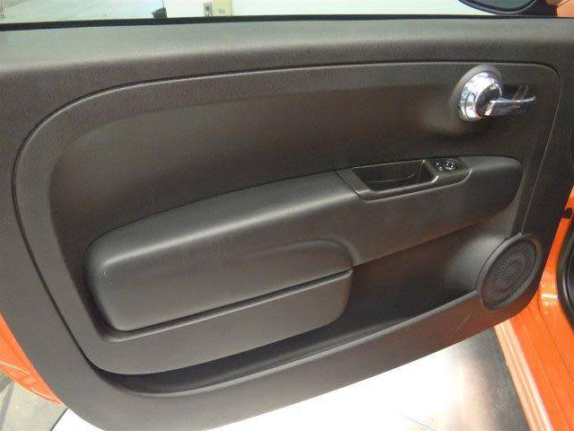 2015 Fiat 500e - Images - 27