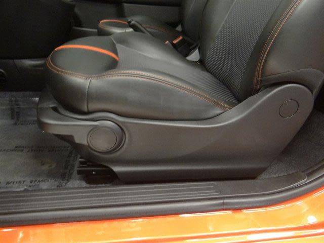 2015 Fiat 500e - Images - 28