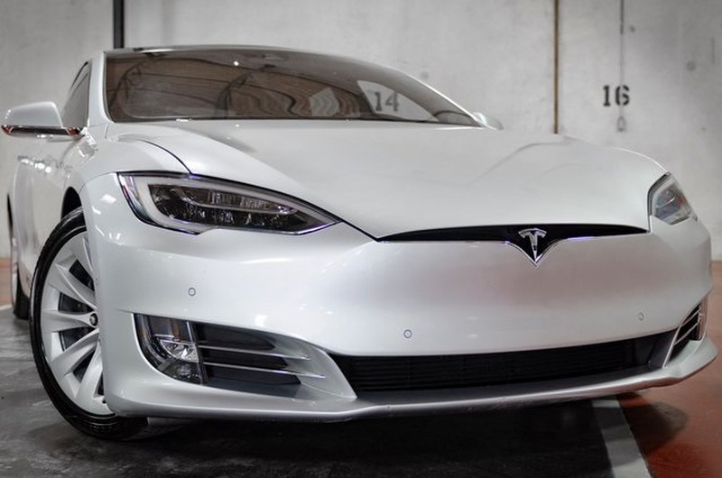 2016 Tesla Model S 5YJSA1E21GF137384