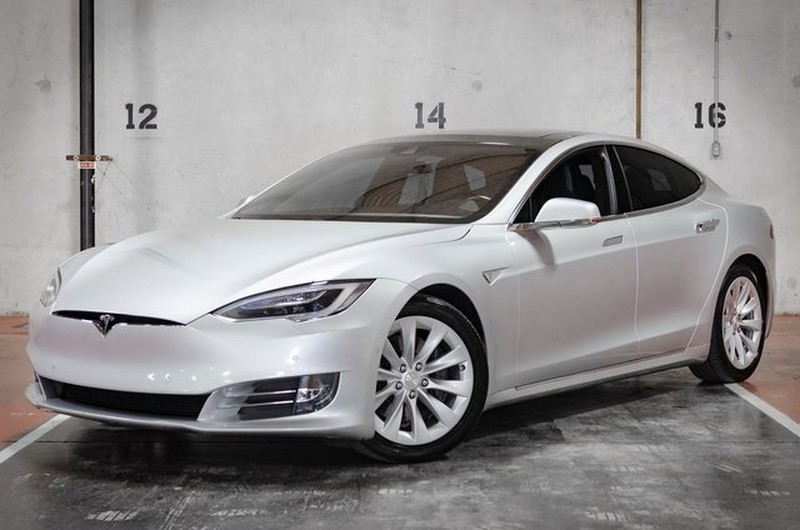 2016 Tesla Model S 5YJSA1E21GF137384