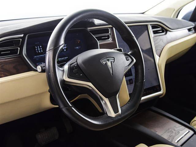 2016 Tesla Model X 5YJXCBE26GF003332