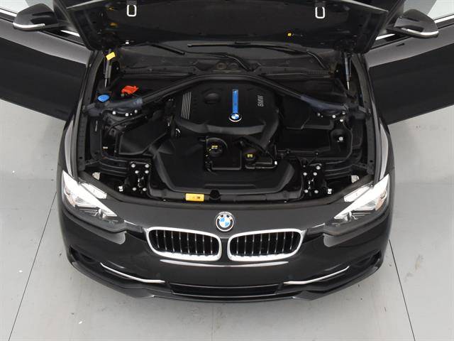 2017 BMW 3 Series WBA8E1C30HA029095