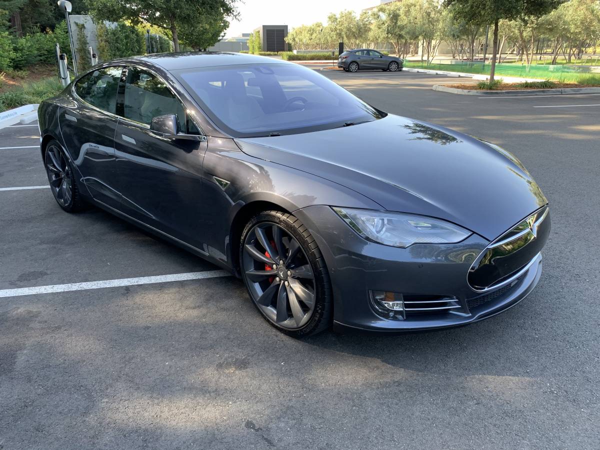 2014 Tesla Model S 5YJSA1H23EFP64368