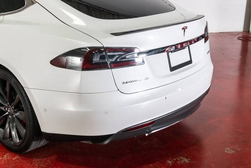 2016 Tesla Model S 5YJSA1E47GF136726