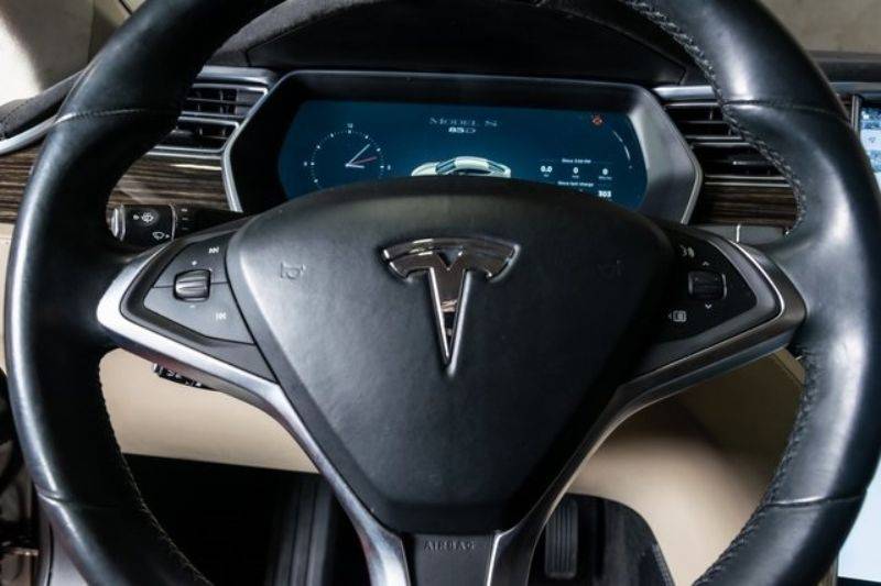 2015 Tesla Model S 5YJSA1H23FF094158