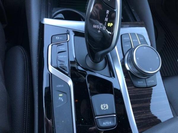 2019 BMW 5 Series WBAJA9C56KB398803